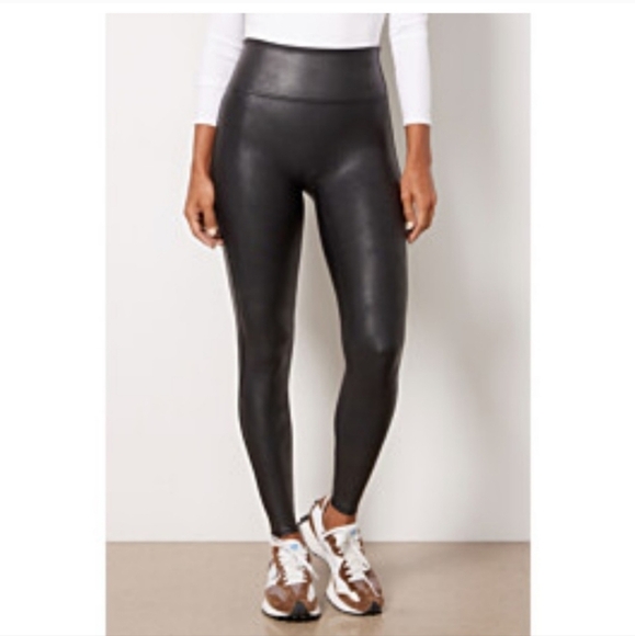 Spanx Faux Leather Leggings Stretchy Black Size Medium - Picture 1 of 10